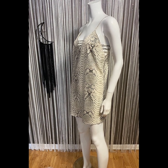 🔻SALE🔻HAUTE HIPPIE🔹NEW WITH TAG - Picture 3 of 12